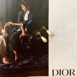 Lovely pearl and diamonds-like earrings